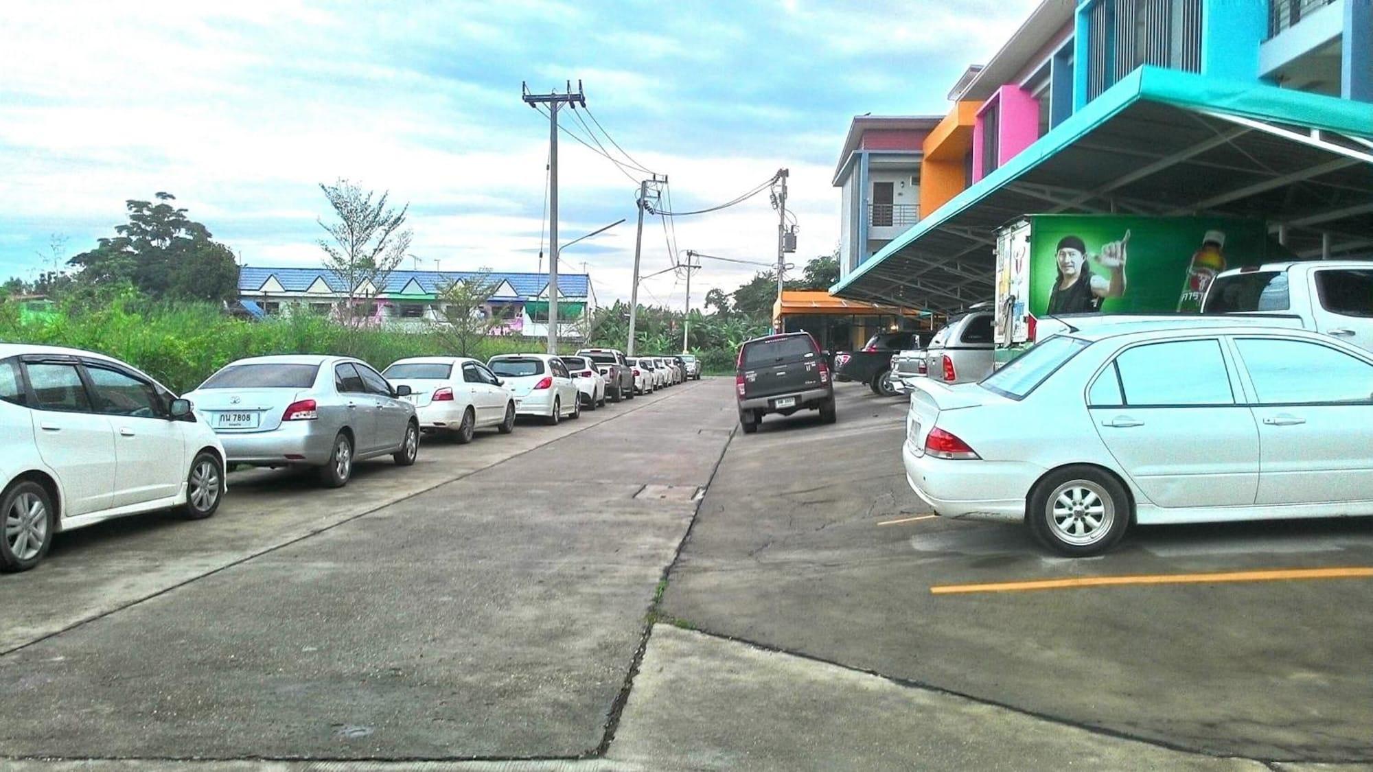 Comodidades del Alojamiento K2 Living Uttaradit