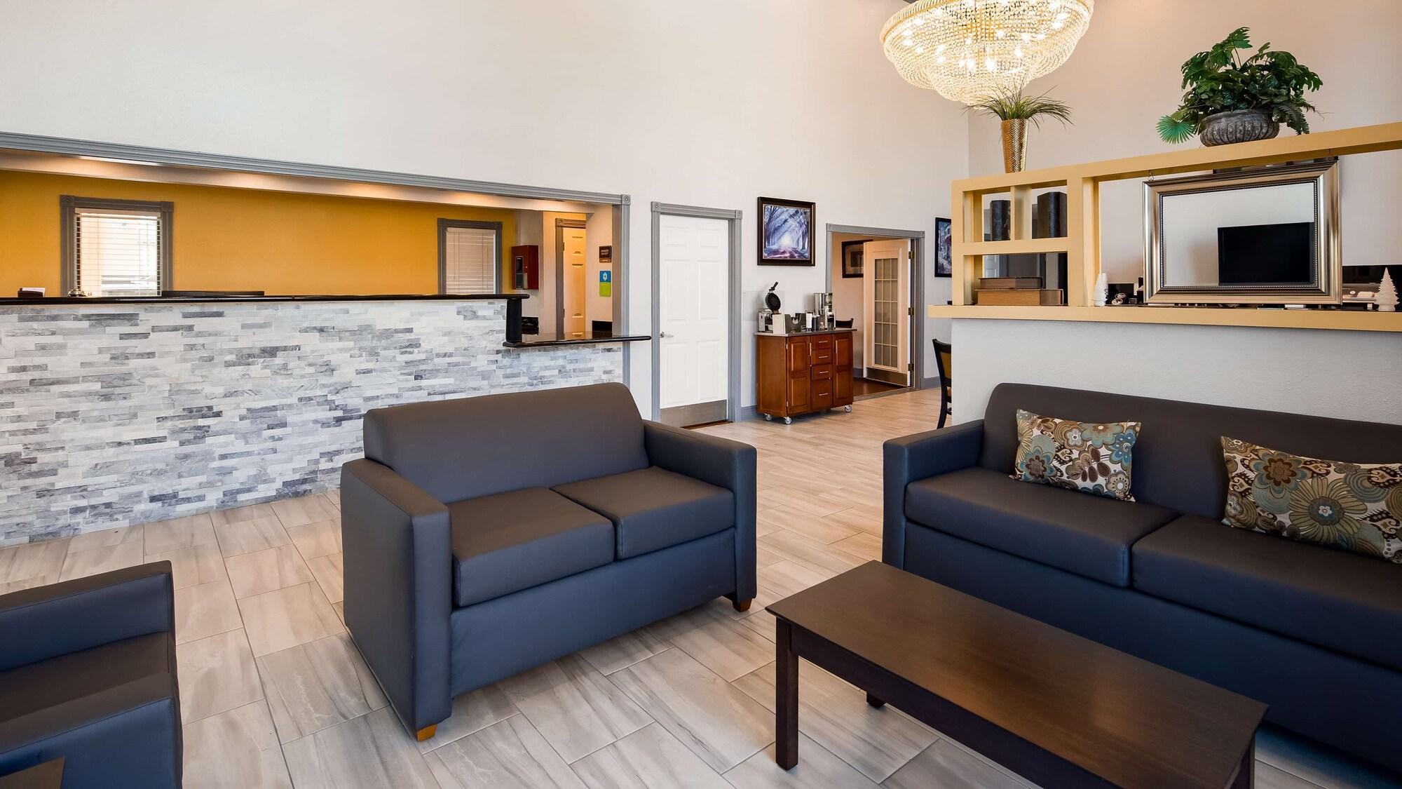 Vista Lobby SureStay Plus Hotel by Best Western Hammond