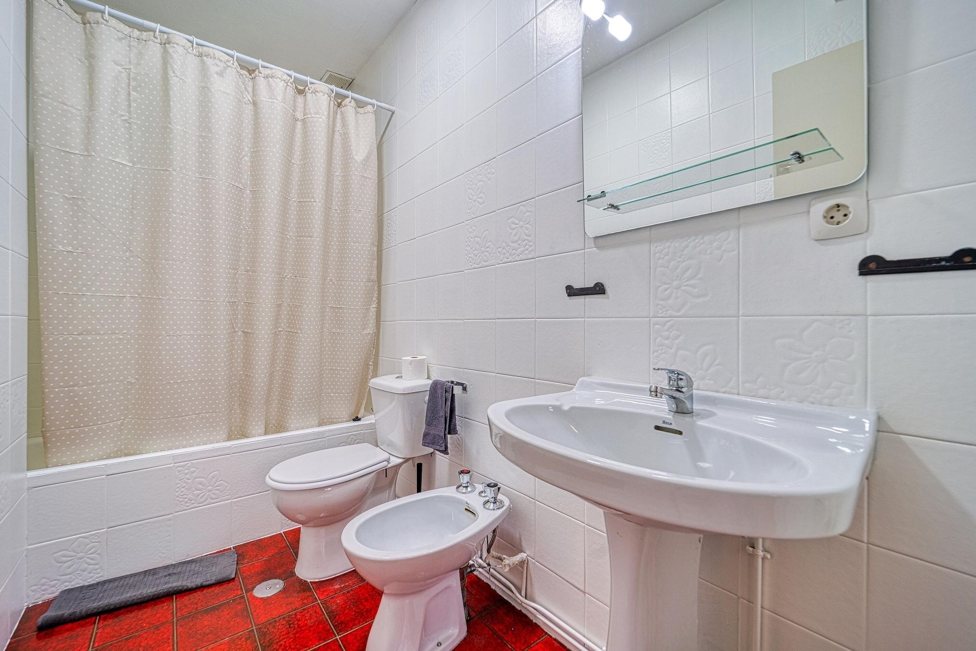 Equipamiento de Habitación P Casa Cafe Madrid Calle Carlos Dubois 3