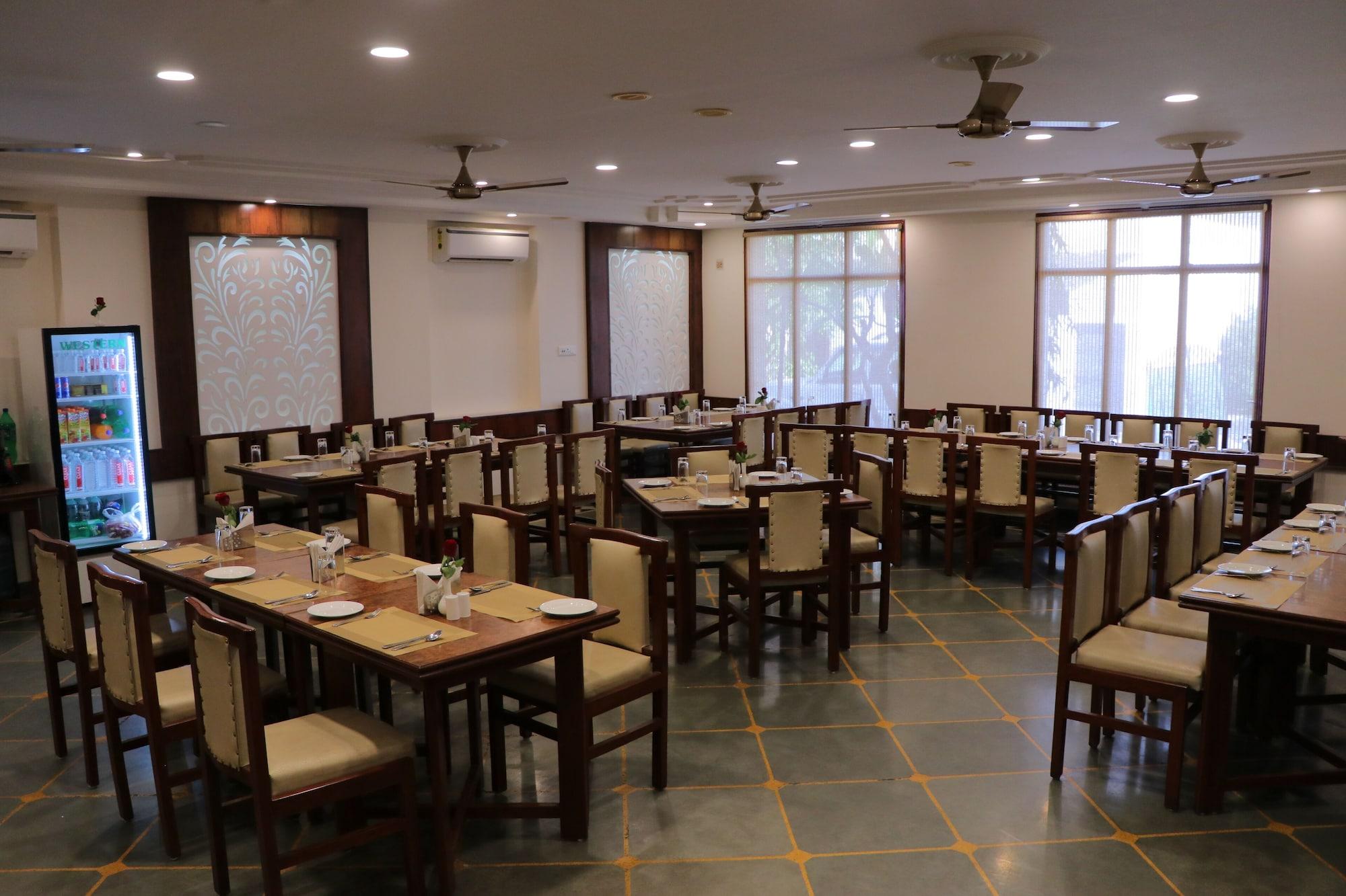 Restaurant Hotel Clarks Inn Express Bharatpur