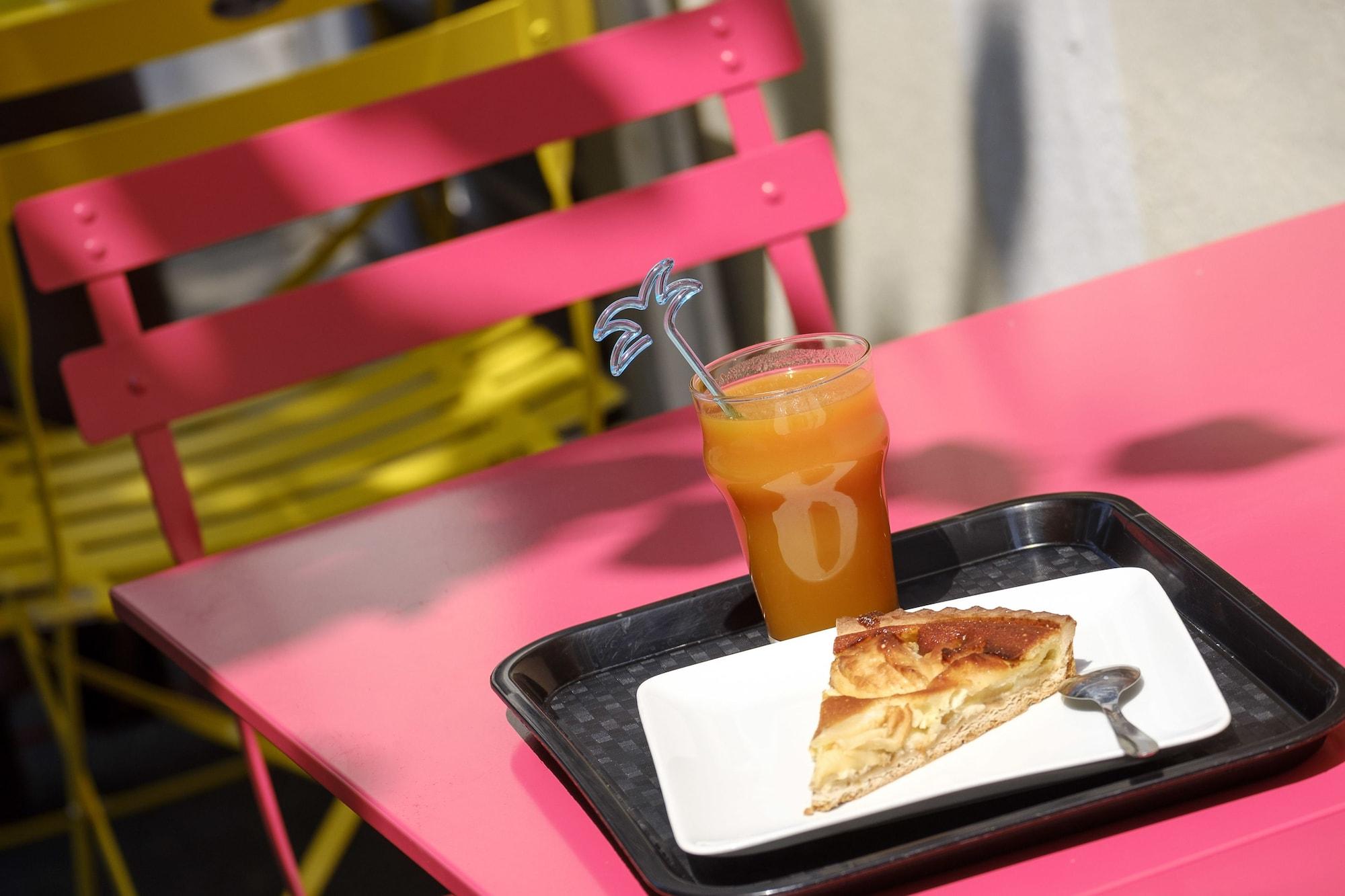 Restaurant Hostel La Maison Montreau