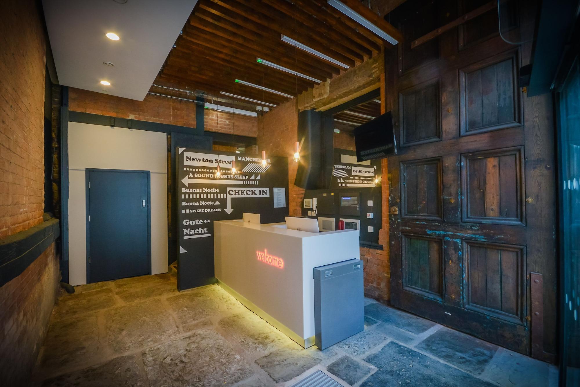 Vista Lobby easyHotel Manchester