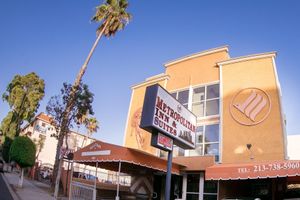 Alojamiento - Metropolitan Inn & Suites
