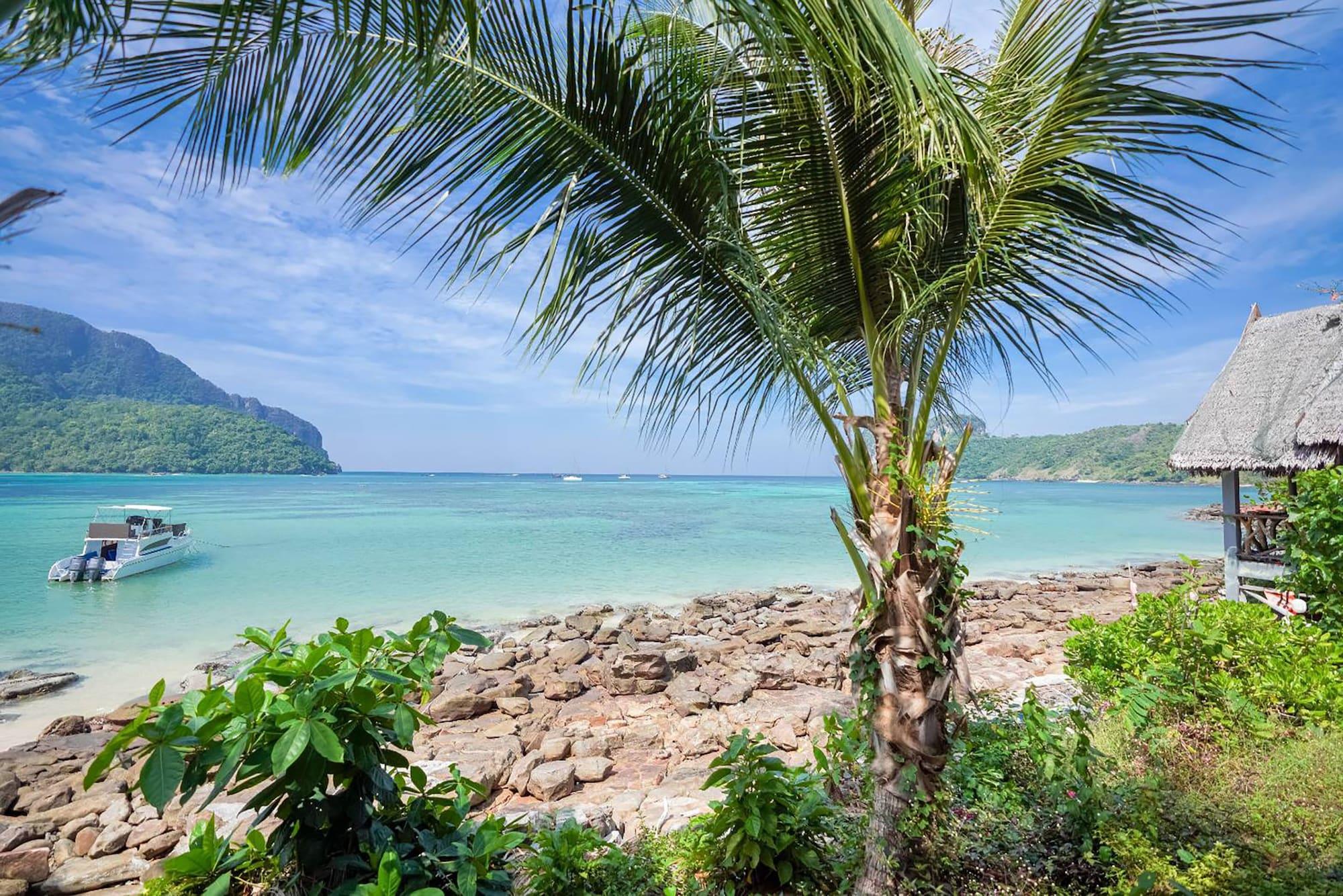 Playa Phi Phi Cozy Seafront Resort