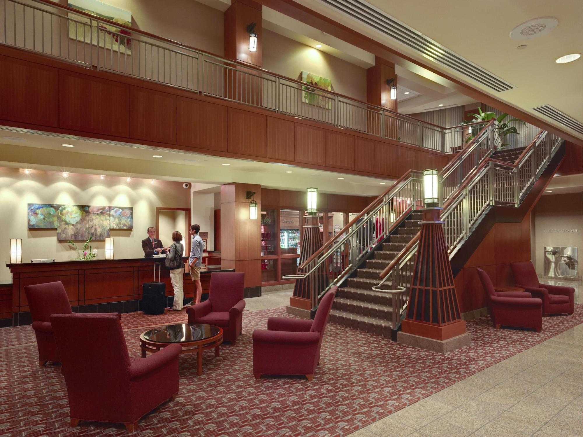 Vista Lobby The Blackwell Inn and Pfahl Conference Center