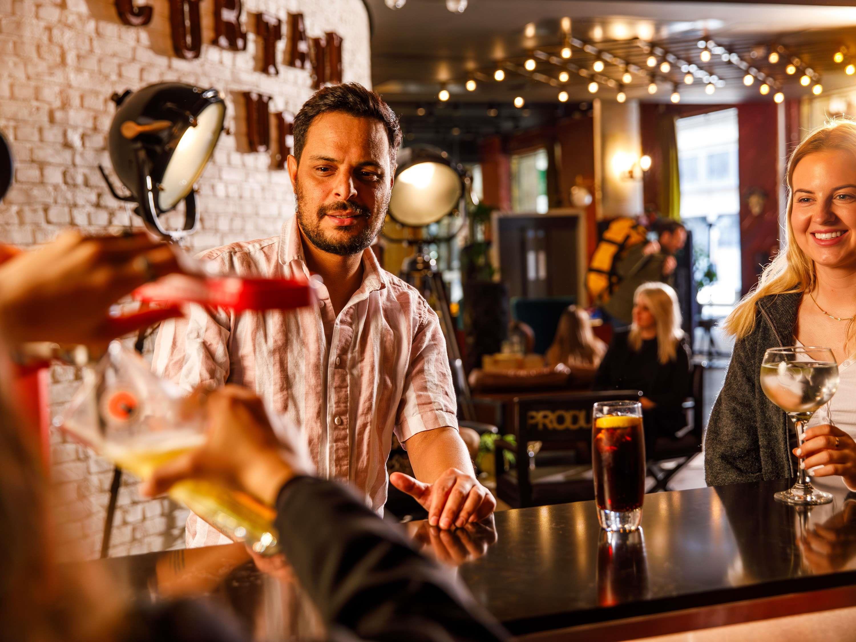 Bar/Salón ibis Styles London Southwark – near Borough Market