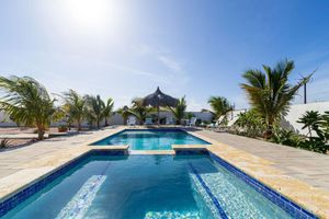 Renta temporal - Beautiful 3br2 5BA Villa w Pool Close 2 Baby Beach