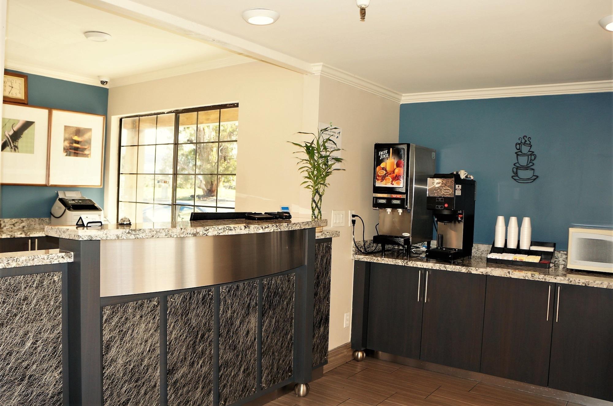 Restaurant Executive Inn Hotel