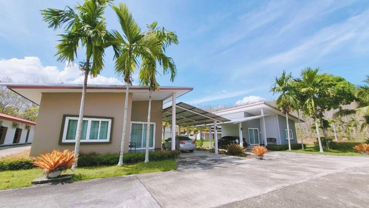 Varios Prangthong Garden Home