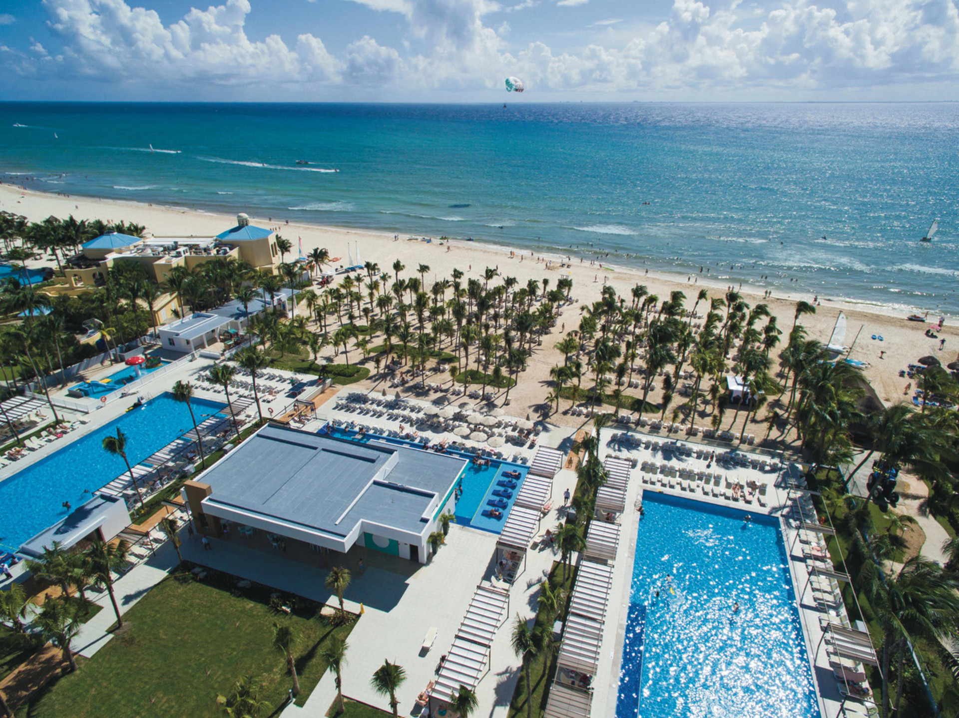Vista Exterior Riu Playacar - All Inclusive