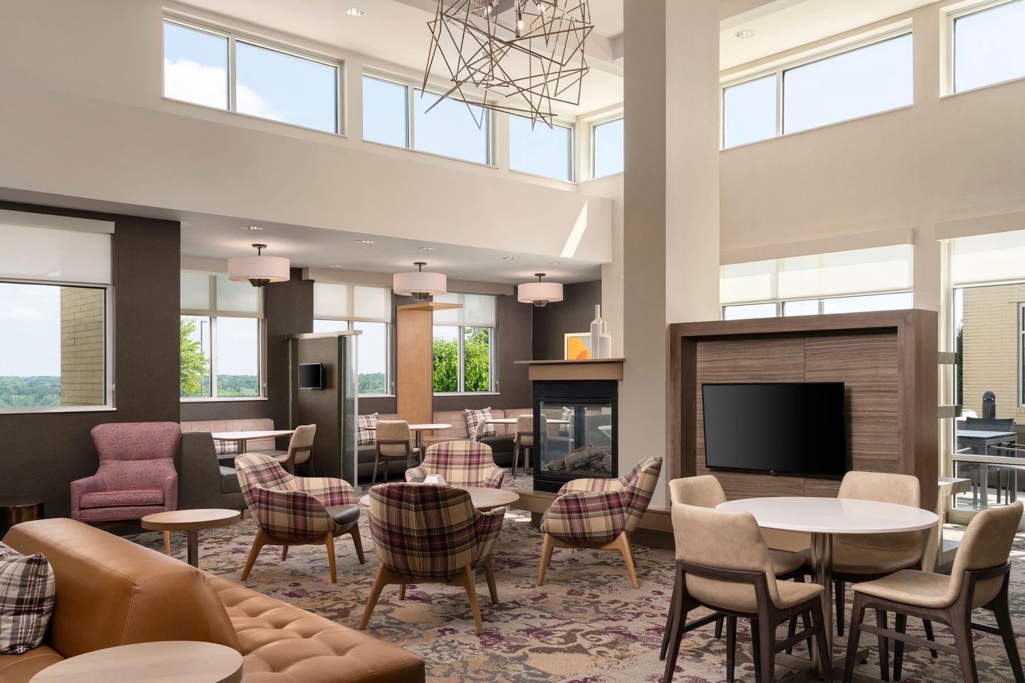 Vista Lobby Residence Inn Milwaukee West