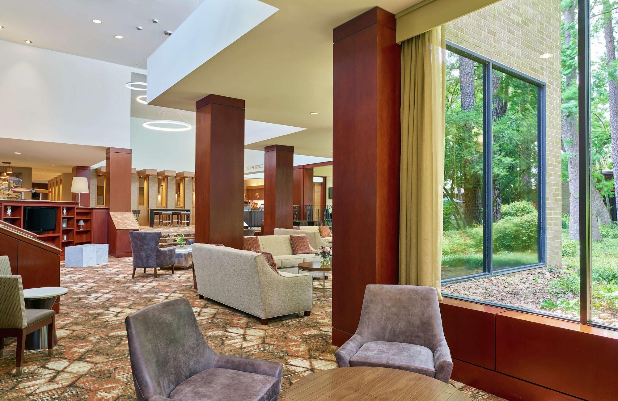Vista Lobby DoubleTree by Hilton Houston Intercontinental Airport