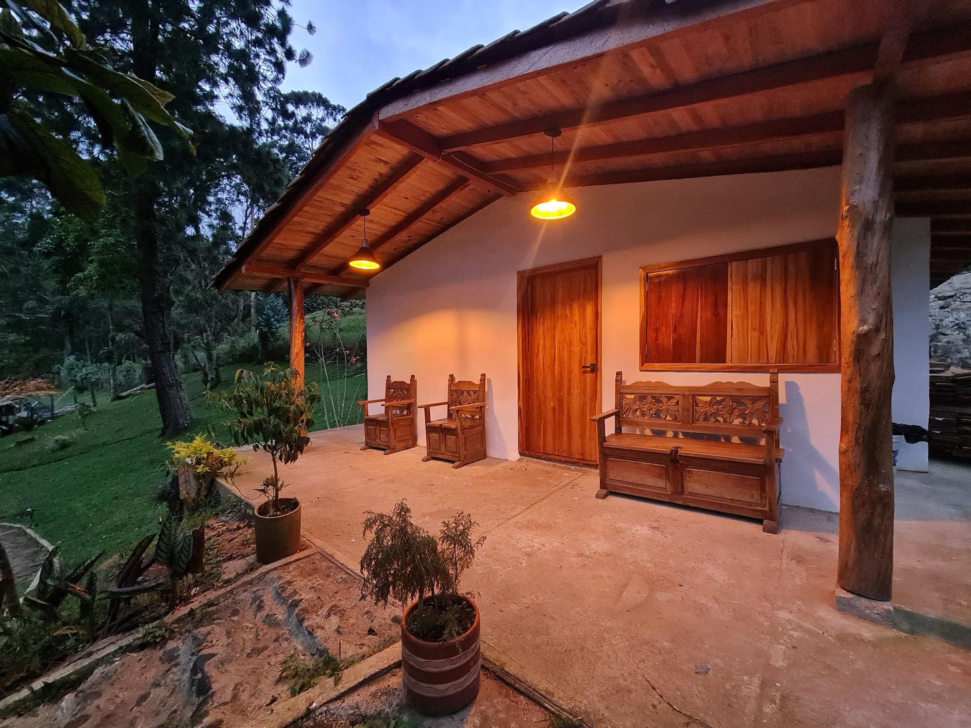 Vista Exterior La Mercedes Cattaleya Hostal By MH