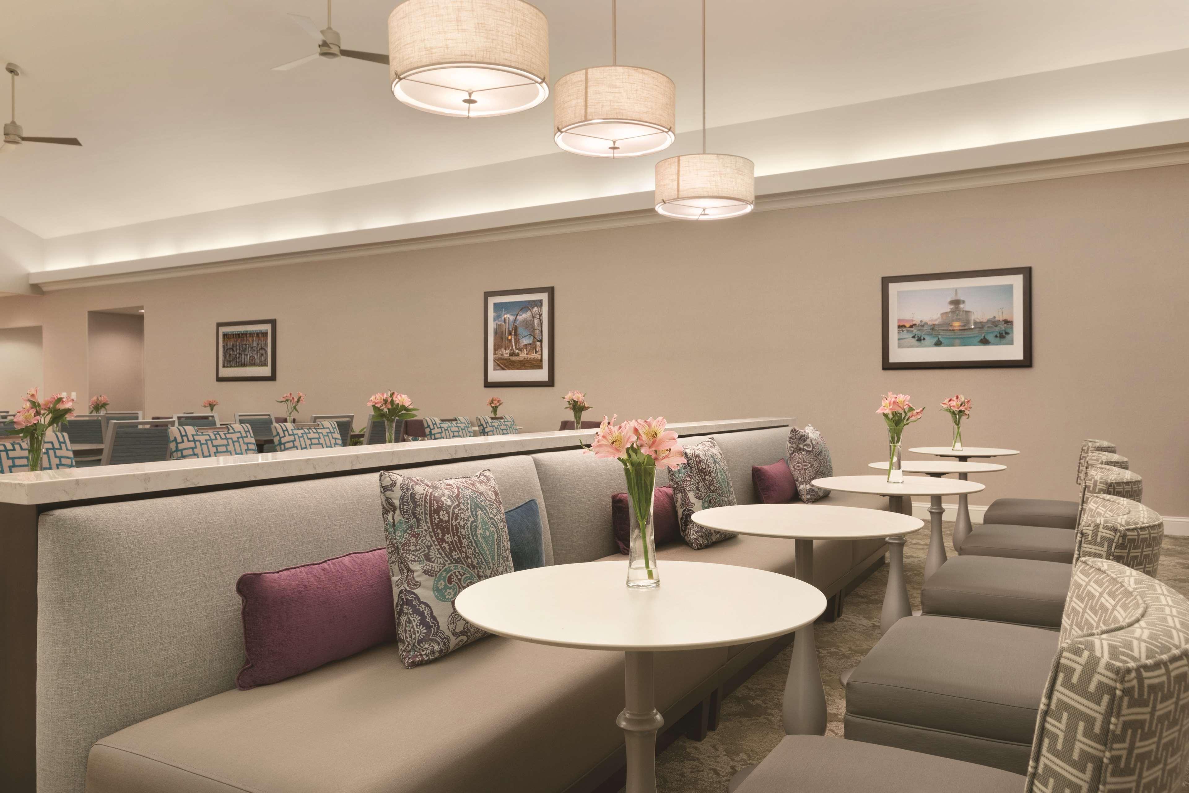 Vista Lobby Homewood Suites by Hilton Detroit-Troy
