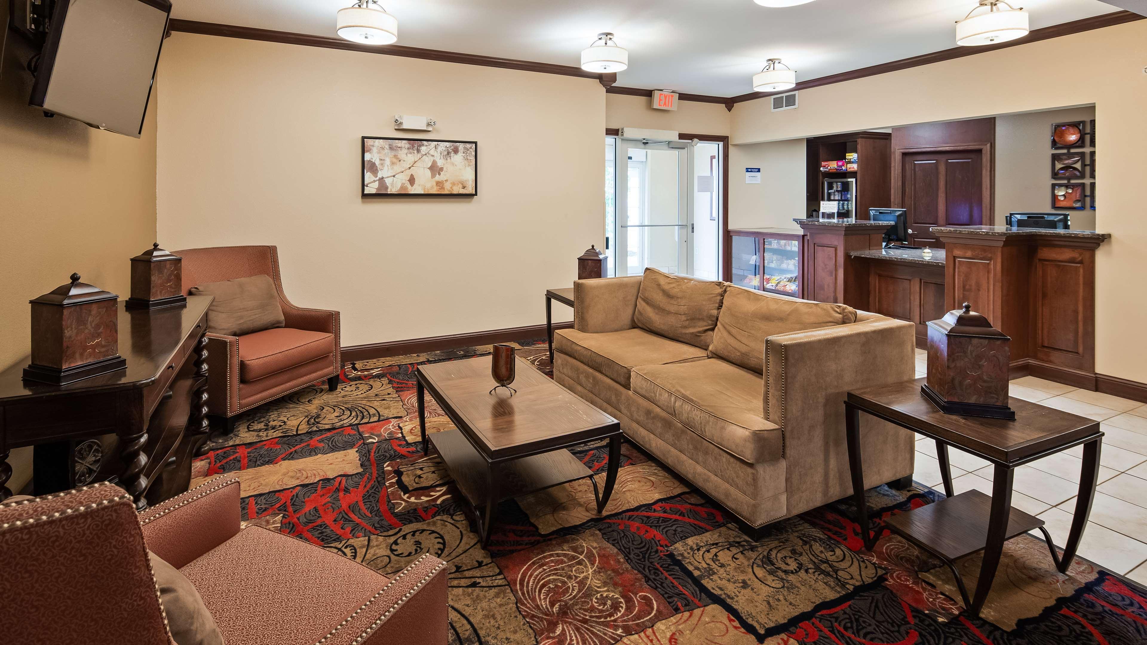 Vista Lobby Best Western Plus Wausau-Rothschild Hotel