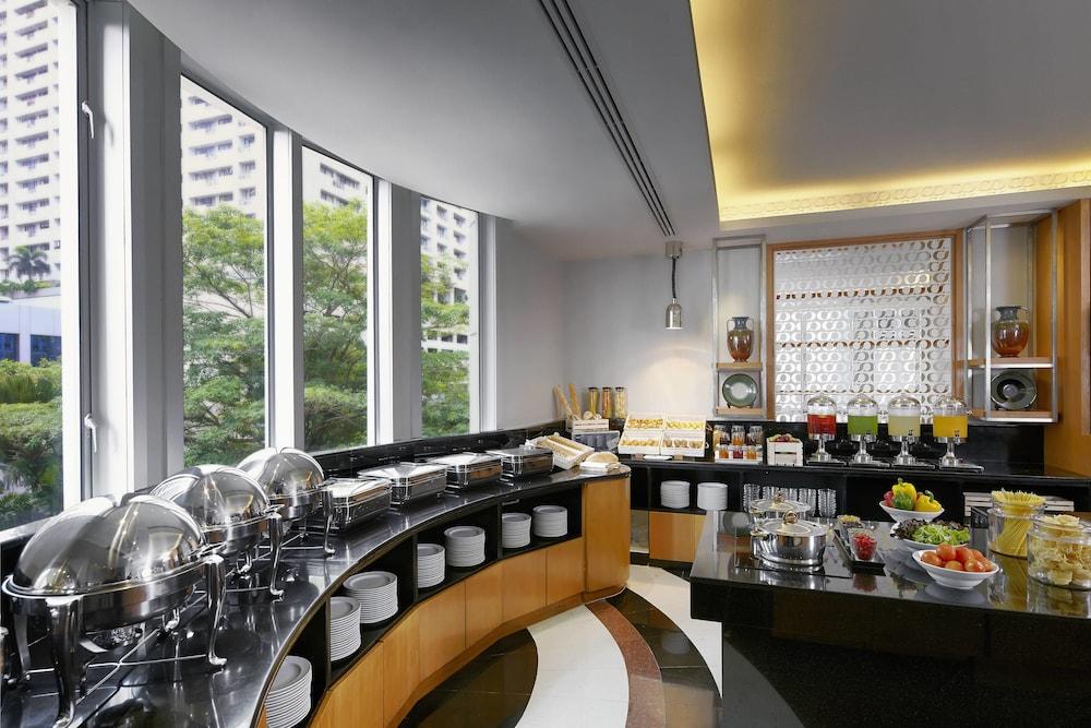 Restaurant Mayfair, Bangkok - Marriott Executive Apartments