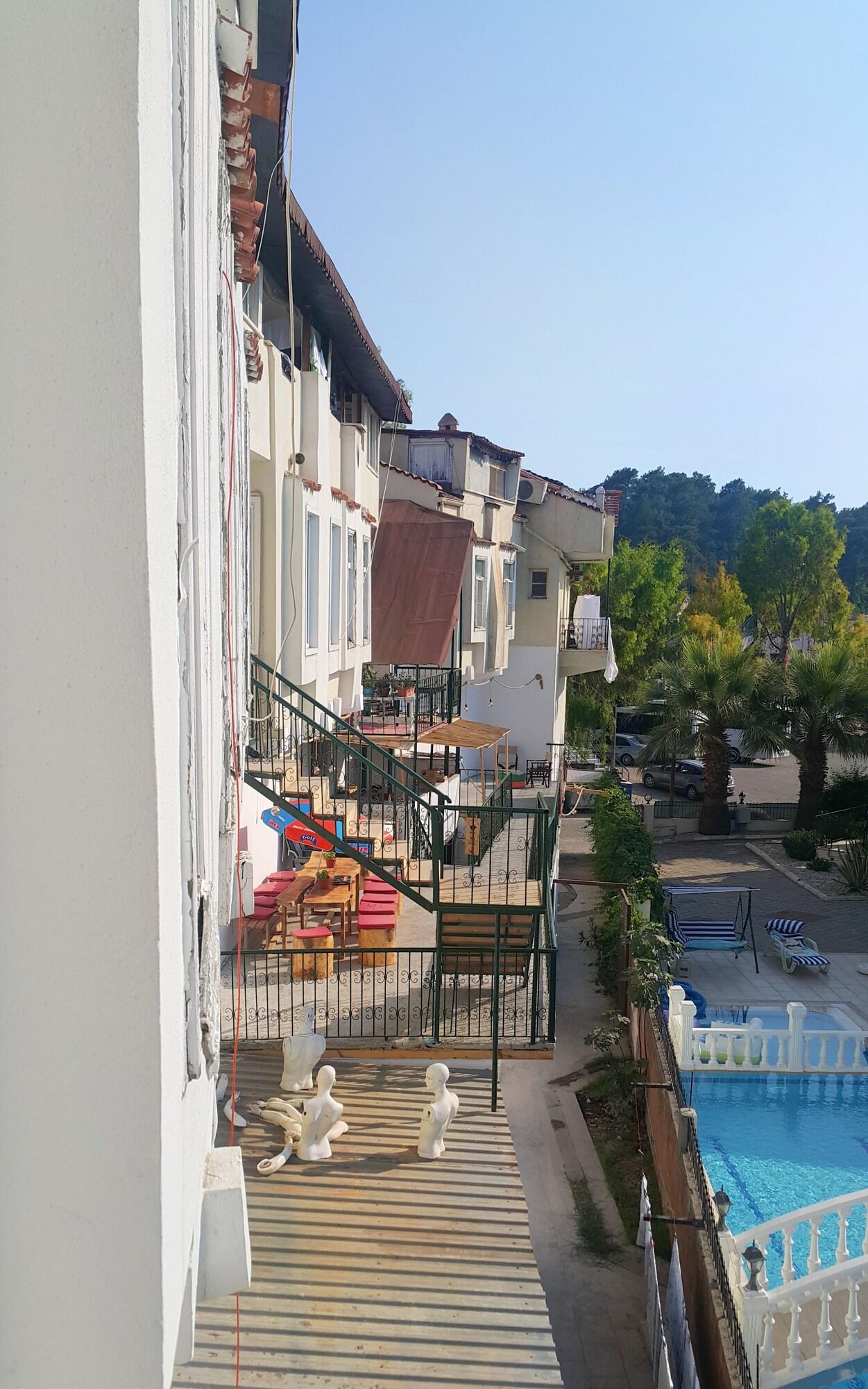 Varios Oludeniz Hostel