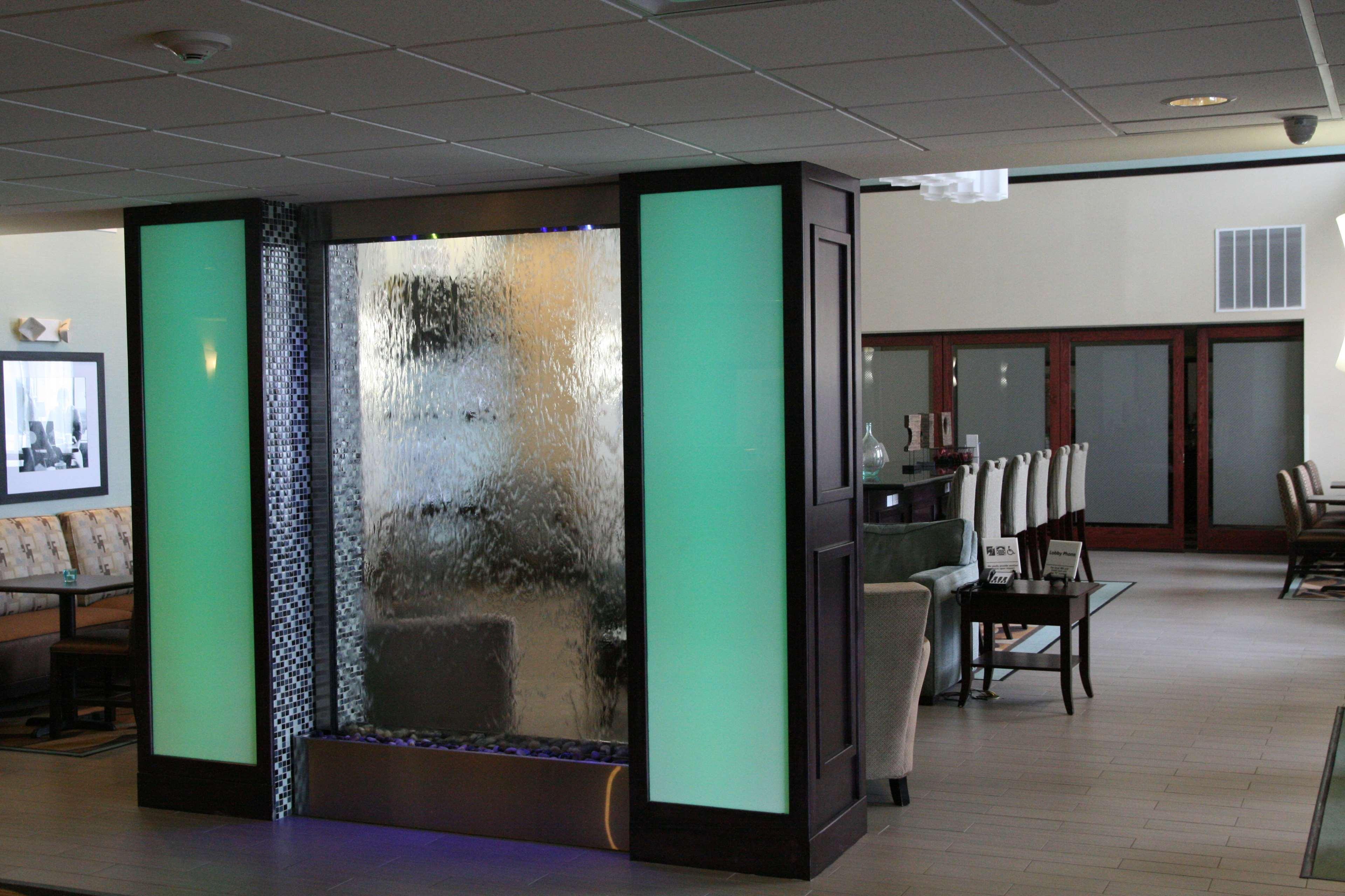 Vista Lobby Hampton Inn & Suites Liberal