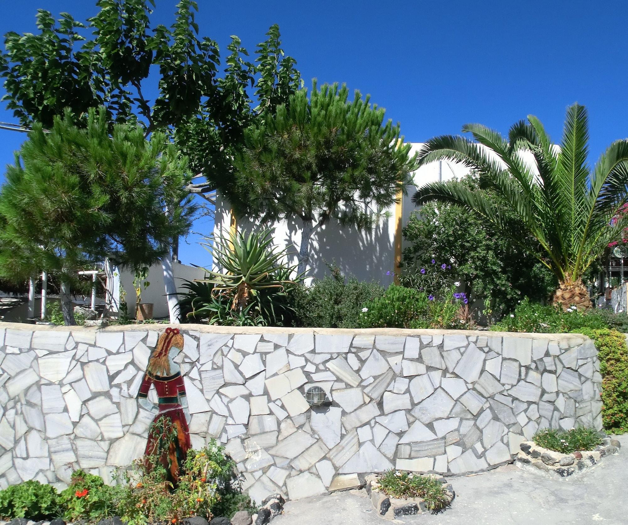 Vista Exterior Santorini Hostel