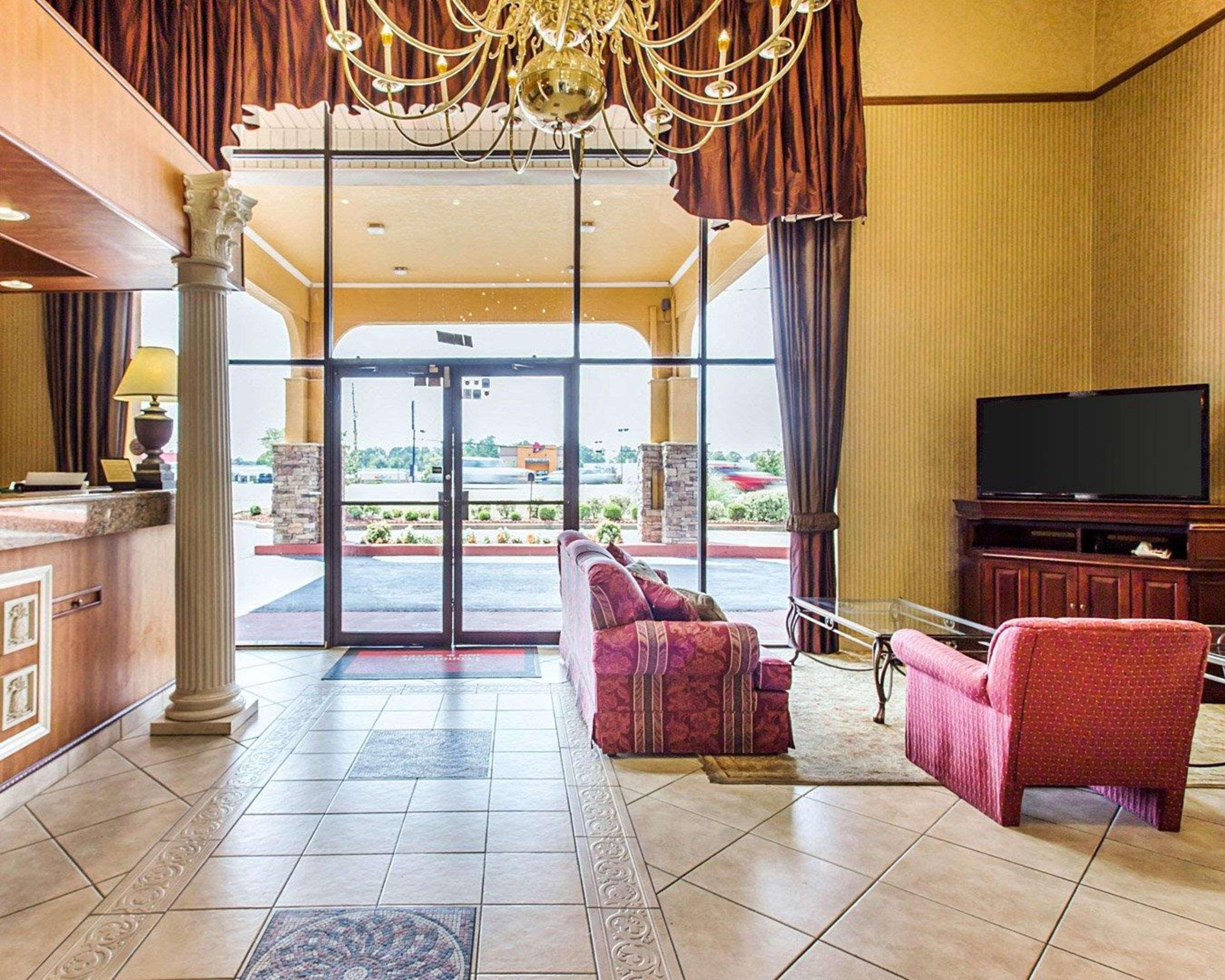 Vista Lobby Econo Lodge Inn & Suites Griffin North