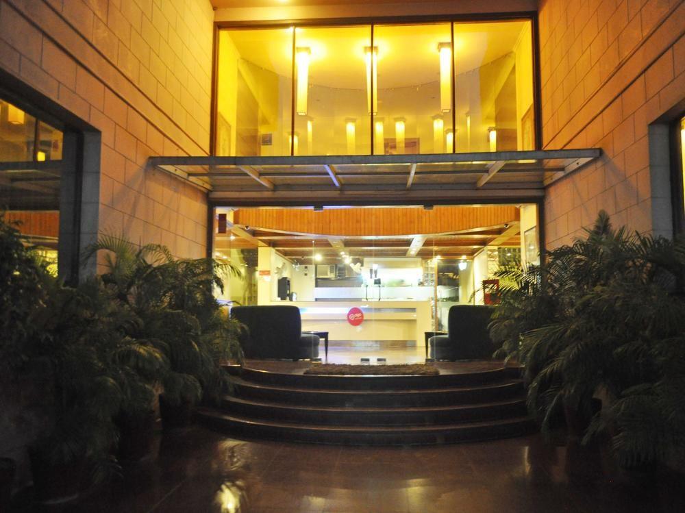 Vista Exterior OYO Flagship 532 Sikanderpur Metro Station
