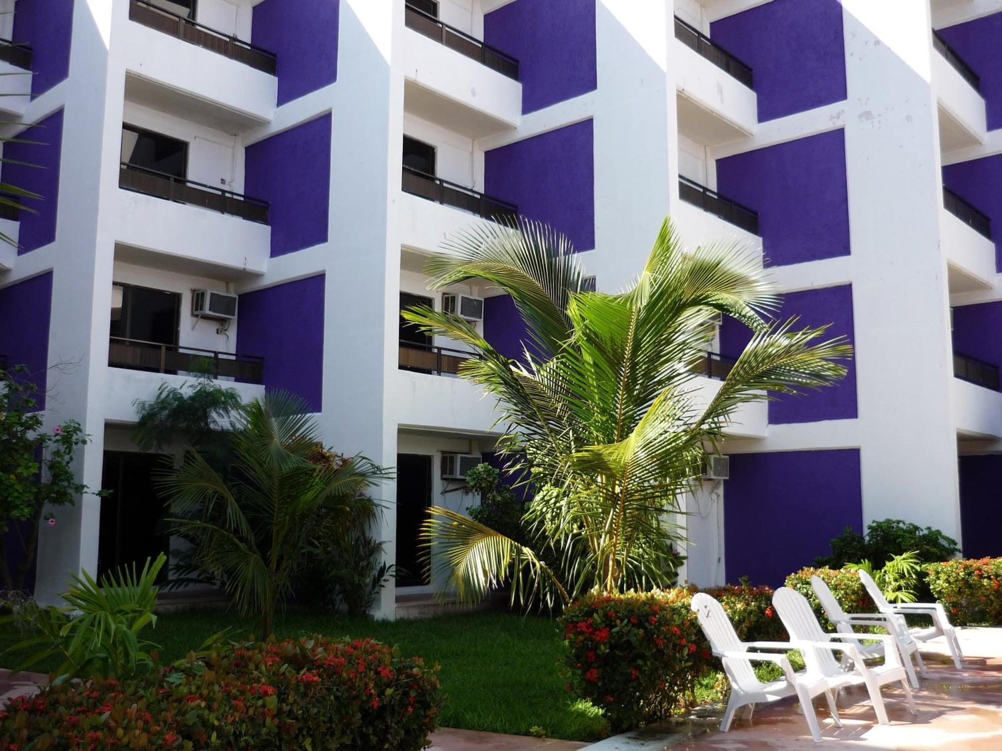 Vista Exterior Hotel Debliz