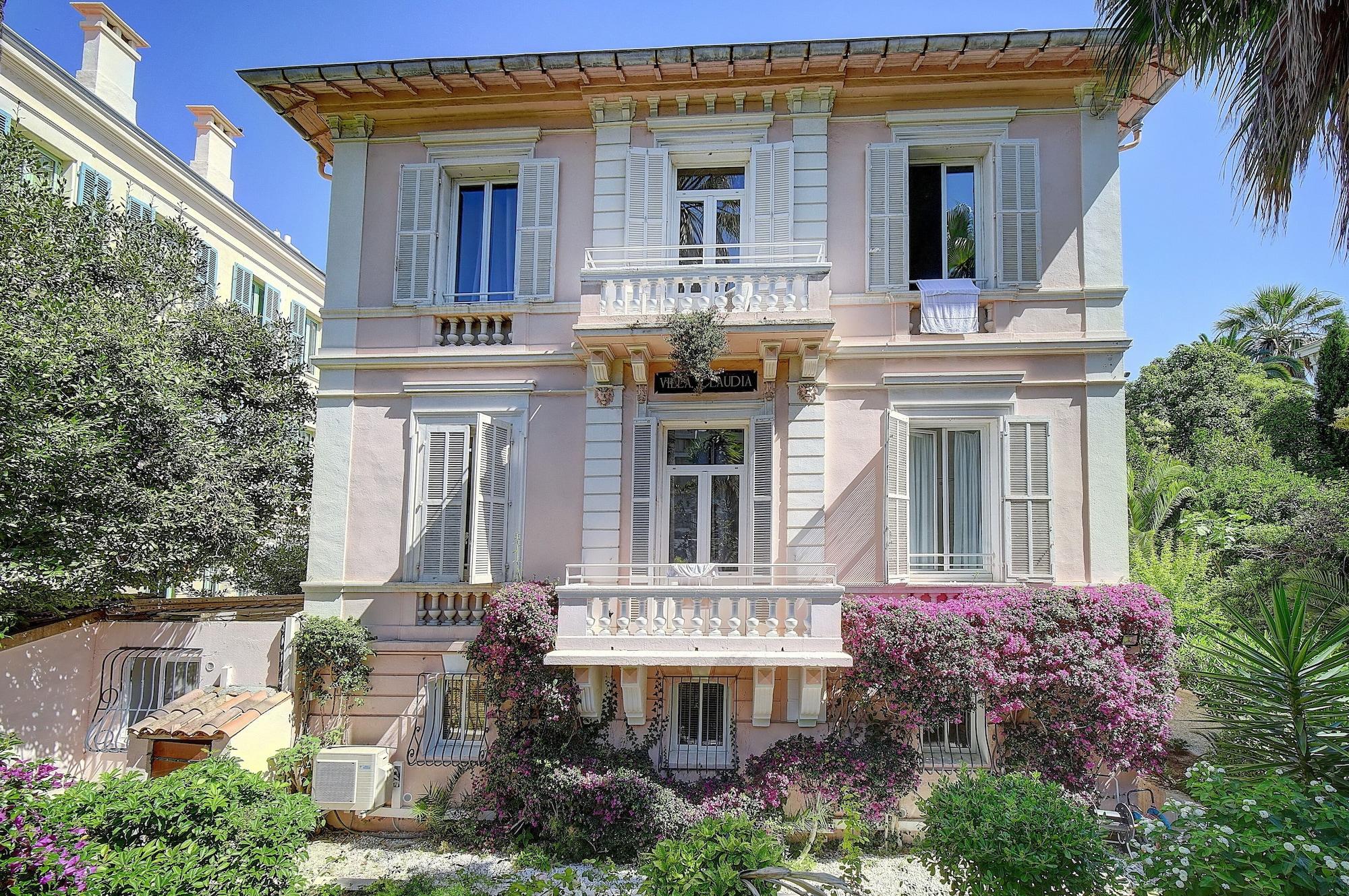 Vista Exterior Villa Claudia Hotel Cannes Centre - Parking
