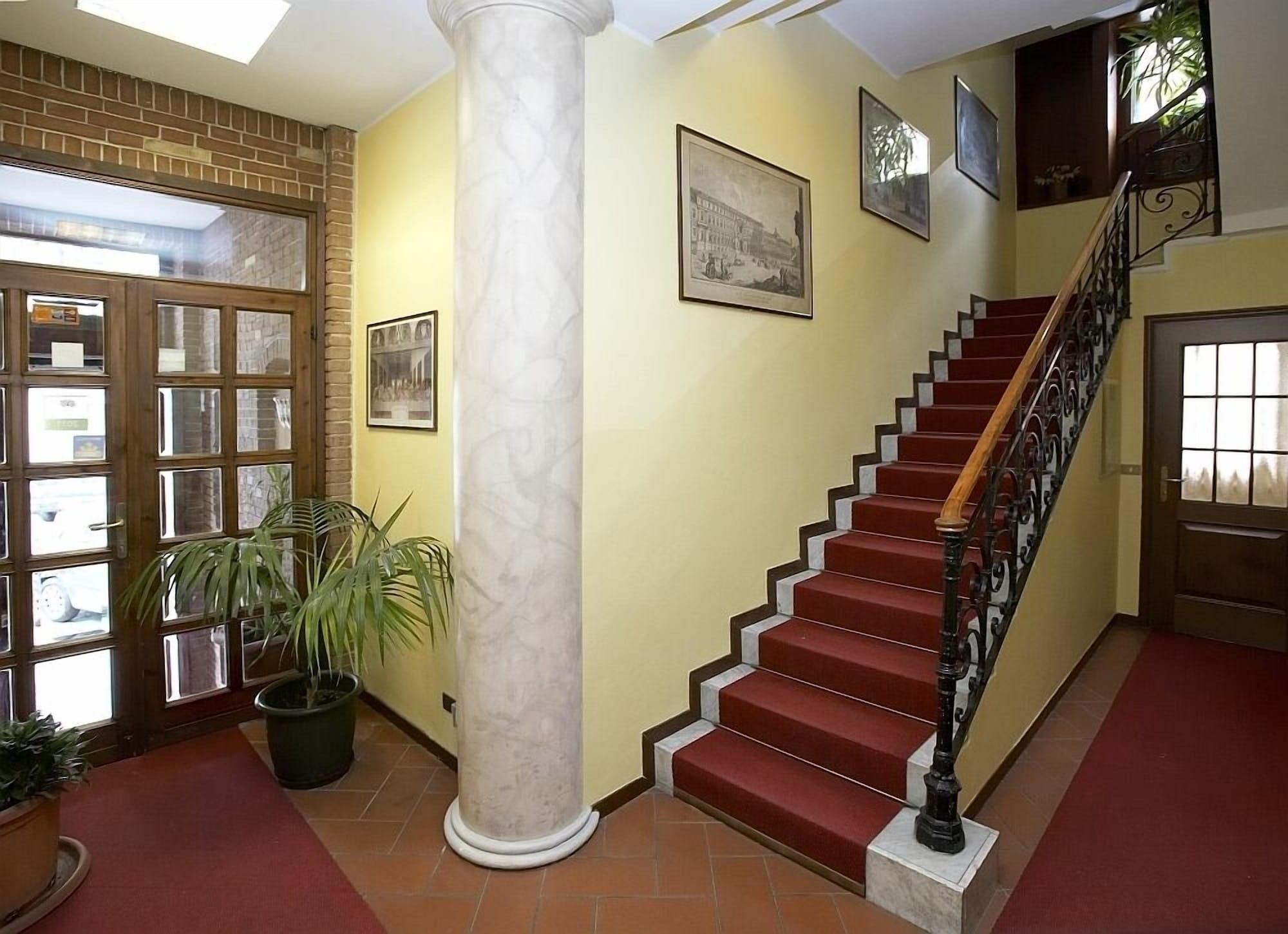 Varios Hotel Trentina