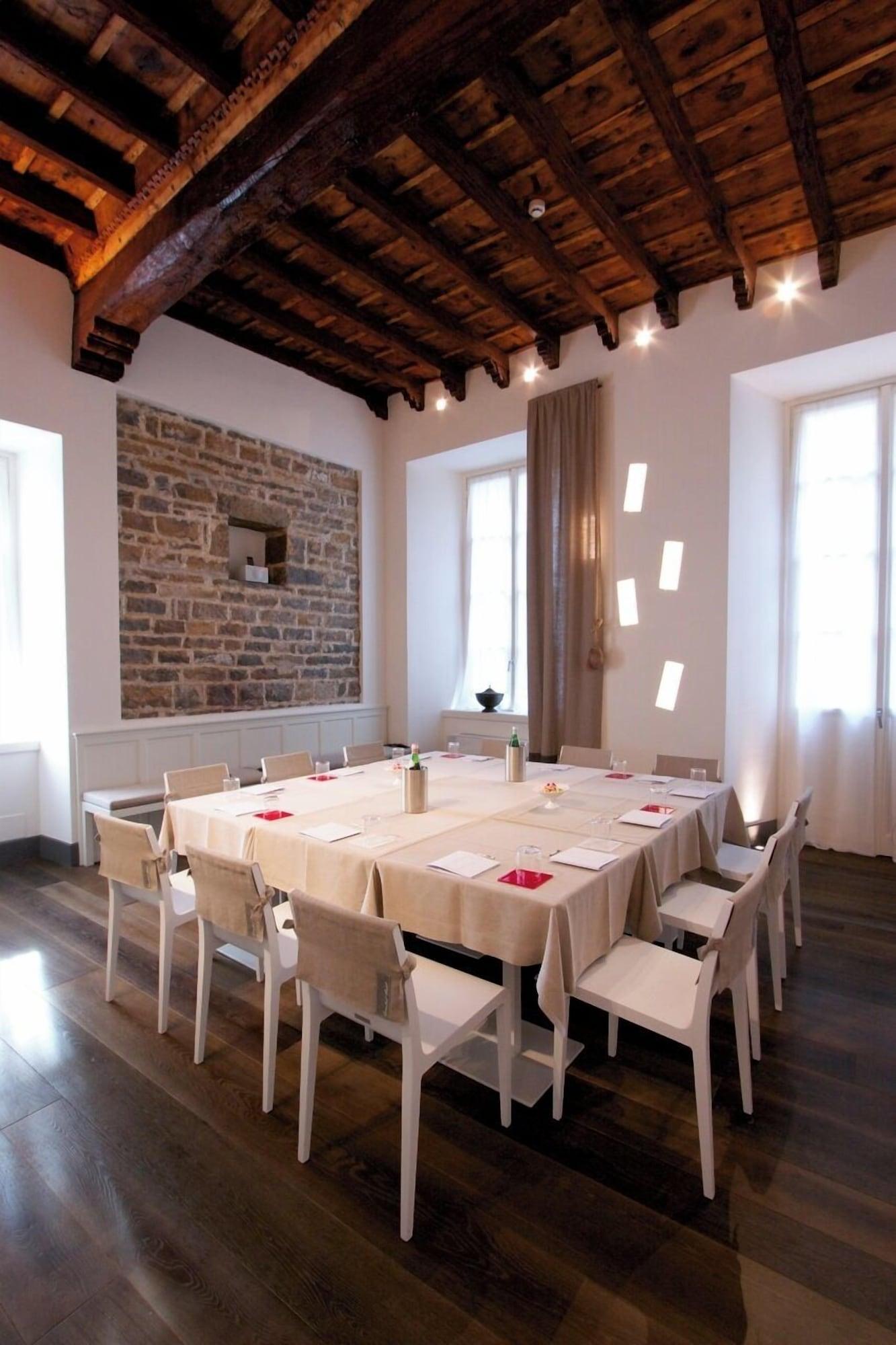 Sala de Reuniones GombitHotel