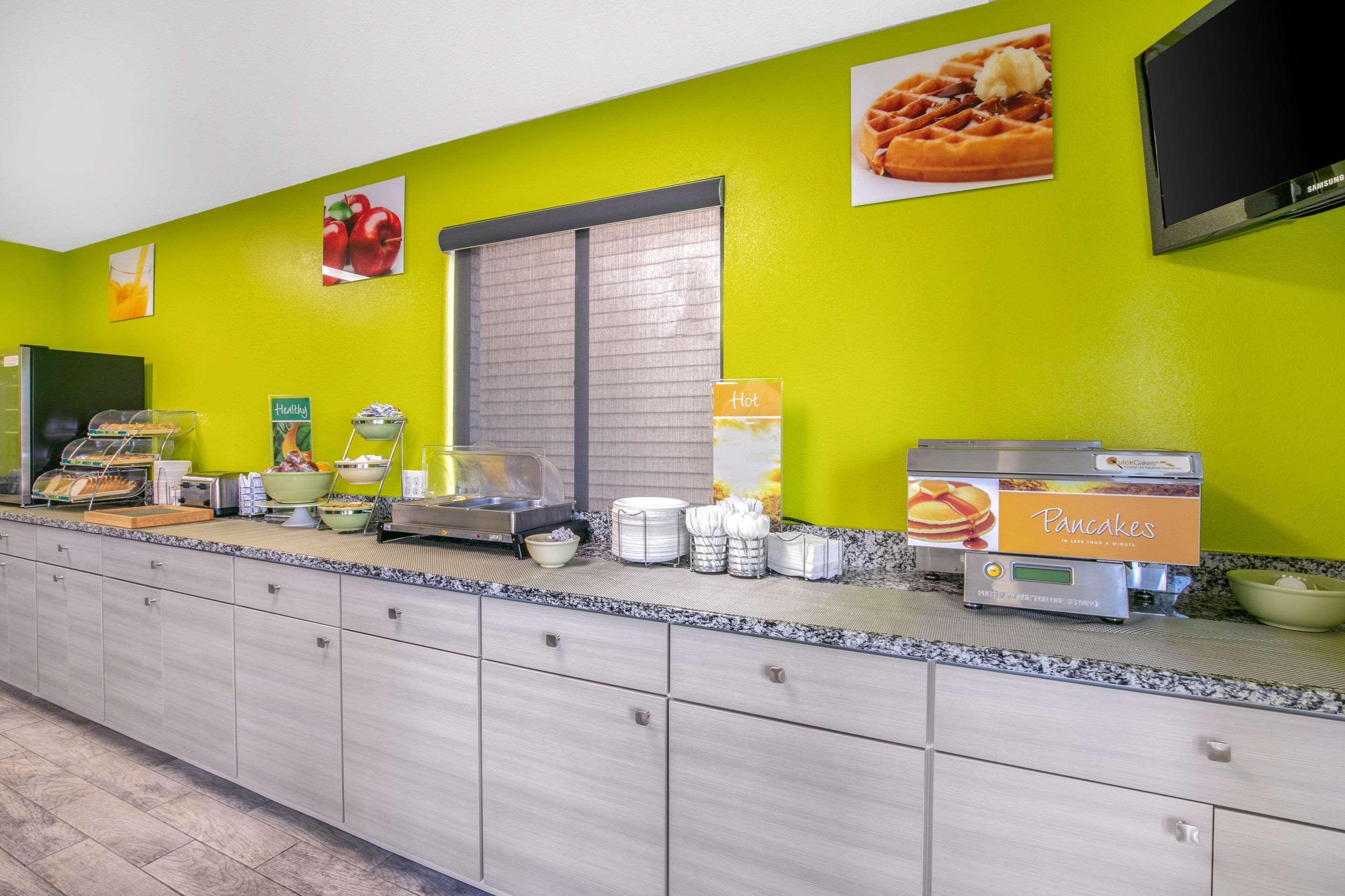 Restaurant Quality Inn & Suites Metropolis I-24