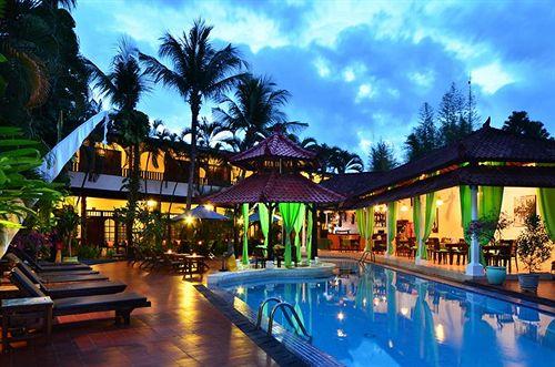 Varios Sarinande Hotel
