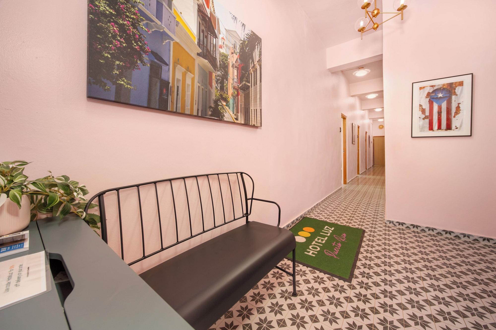 Vista Lobby Room 5: Relaxed City Haven in Santurce