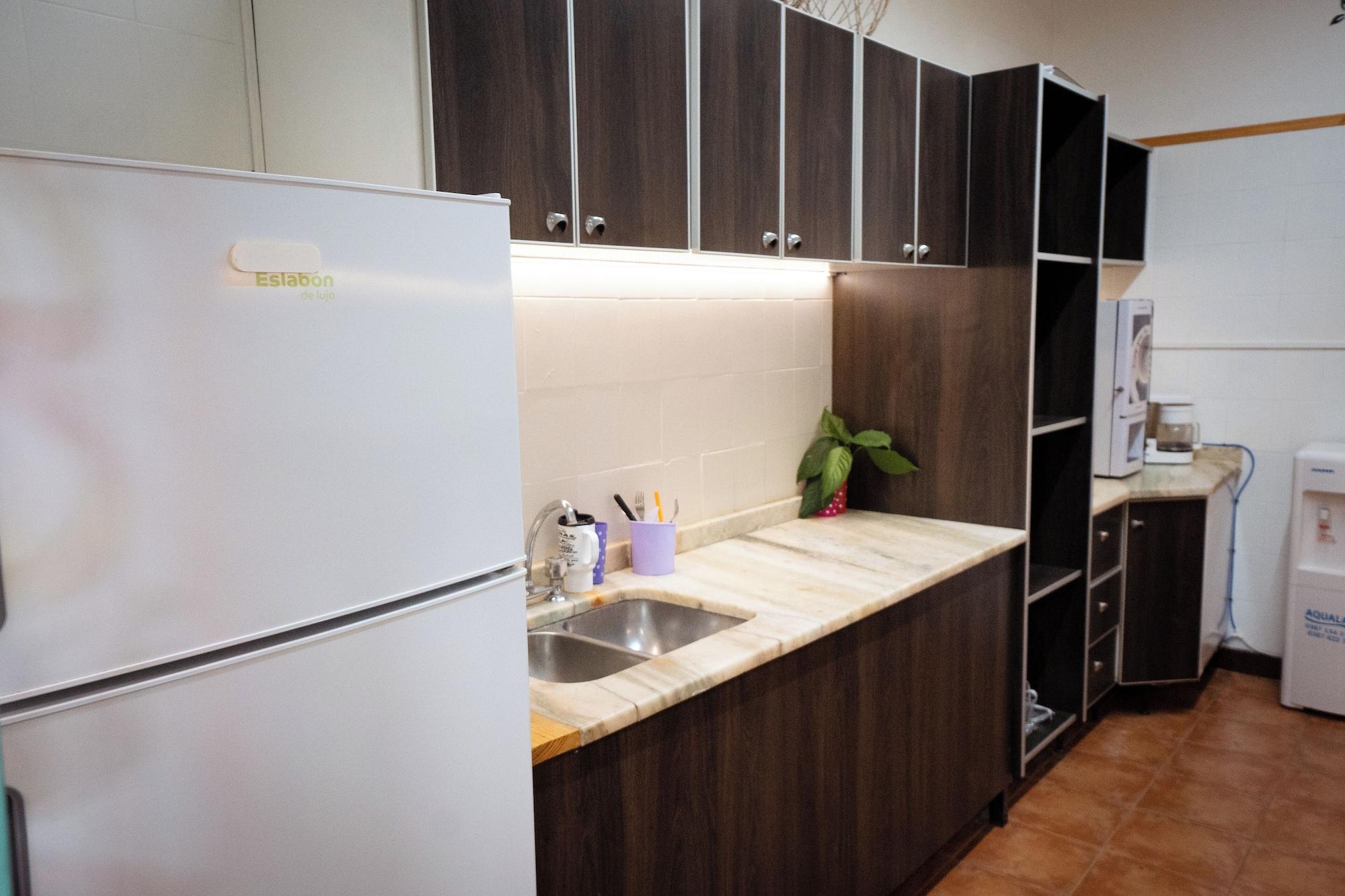 Cocina Lead Pods Hostel