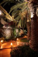 Alquiler Vacacional - Castillo Moro. 10 Bedroom, 8 Bathroom, 3 Kitchen, Terrace, Garden, Seminaroom.