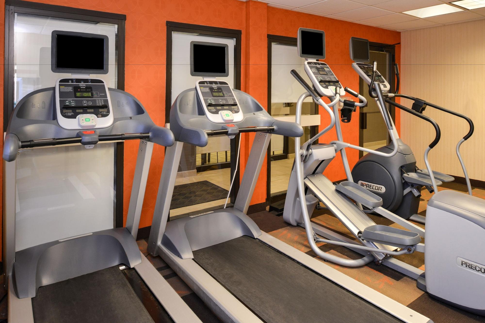 Gimnasio Courtyard by Marriott Milwaukee Brown Deer
