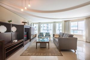 Alquiler Vacacional - BLVV091-Localização ideal no centro com 3Q+2 vagas