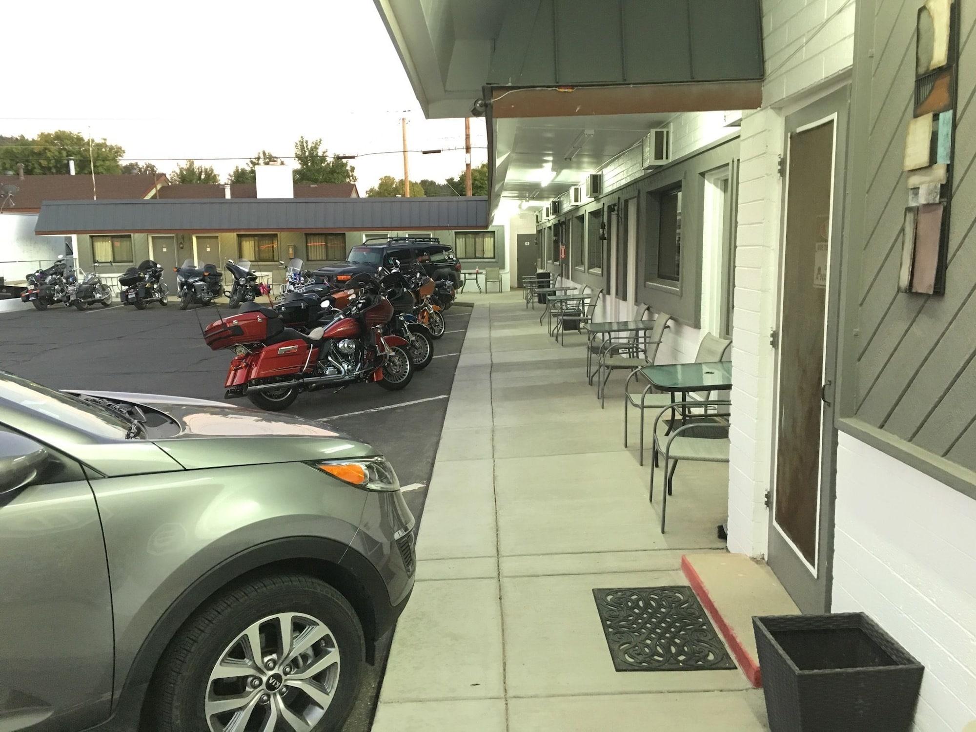Vista Lobby Highlander Motel