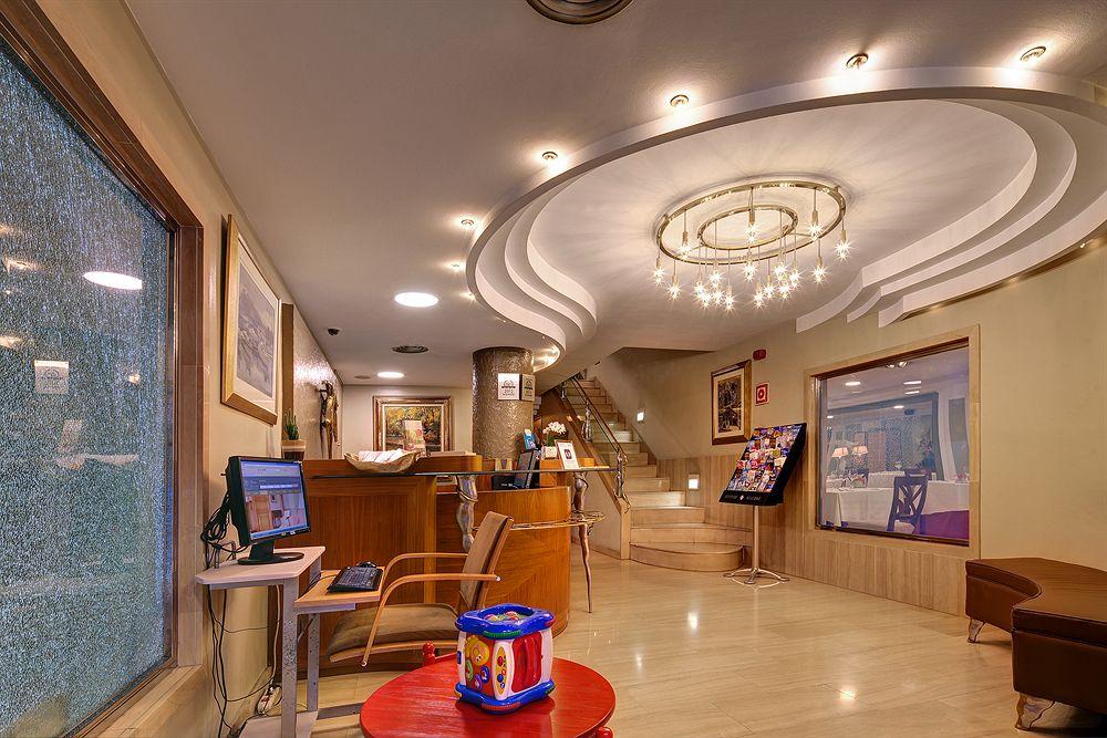 Vista Lobby Aparthotel Hispanos 7 Suiza