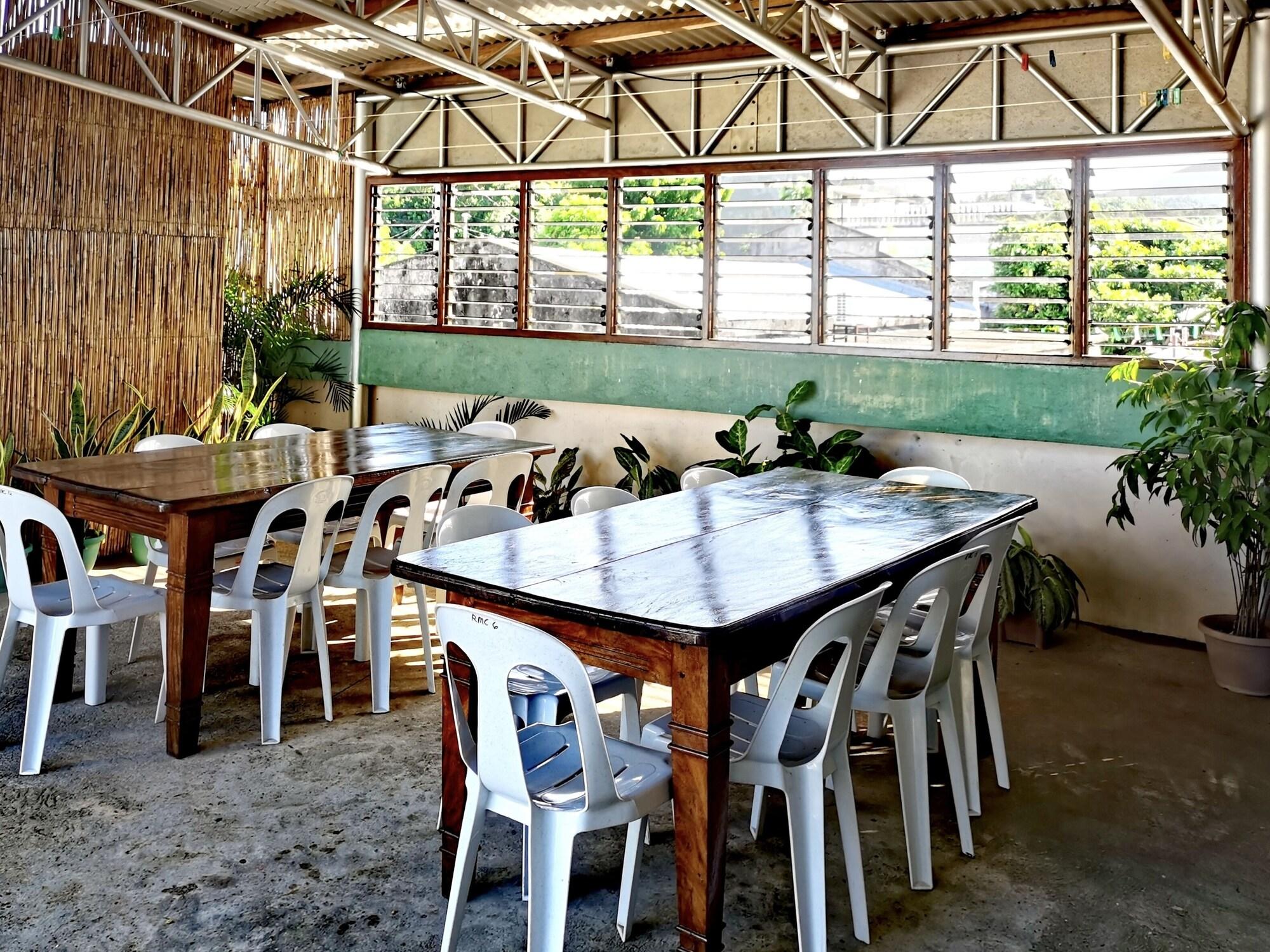 Restaurant Den Den Guesthouse