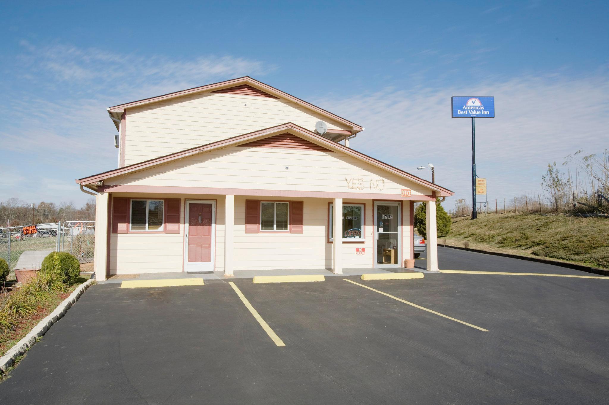 Vista Exterior Americas Best Value Inn Jonesville
