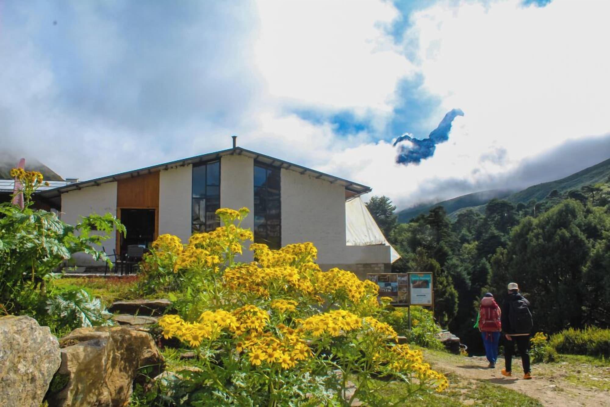 Vista Exterior The Himalayan Tyangboche