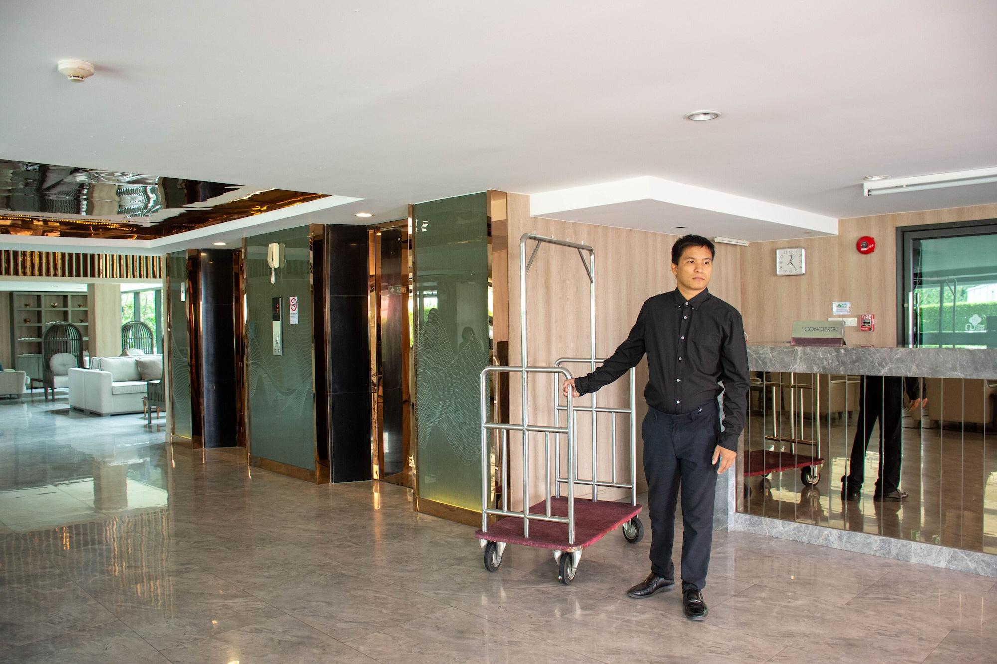 Vista Lobby Chor Cher - The Luxury Green Hotel