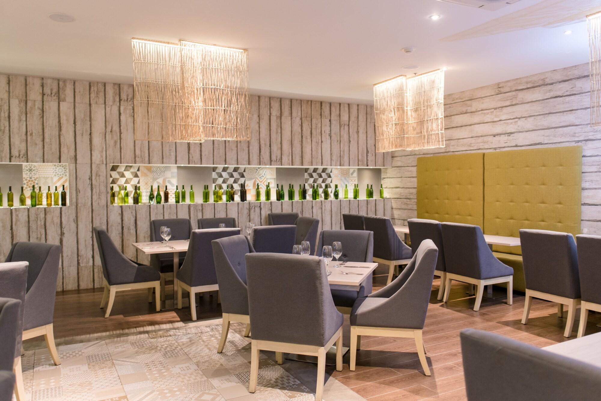 Restaurant Wyndham Garden Barranquilla