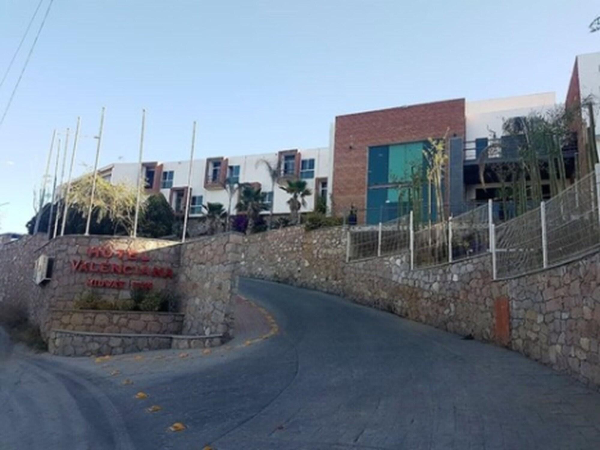 Vista Exterior Valenciana Midway Inn