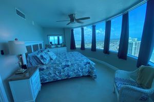 Alquiler Vacacional - Stunning Oceanfront Views!  26th Floor 1BR/1BA Peck Plaza Condo