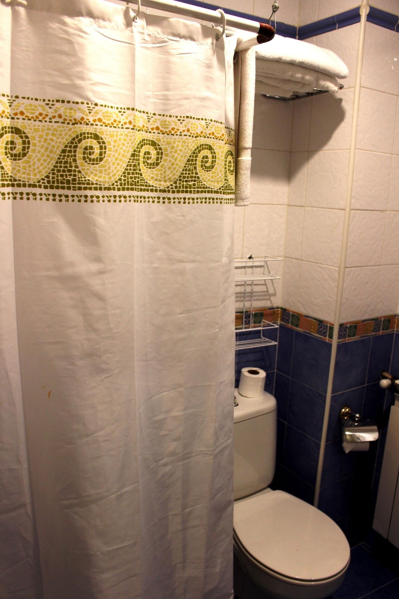 Equipamiento de Habitación Hostal Al-Andalus