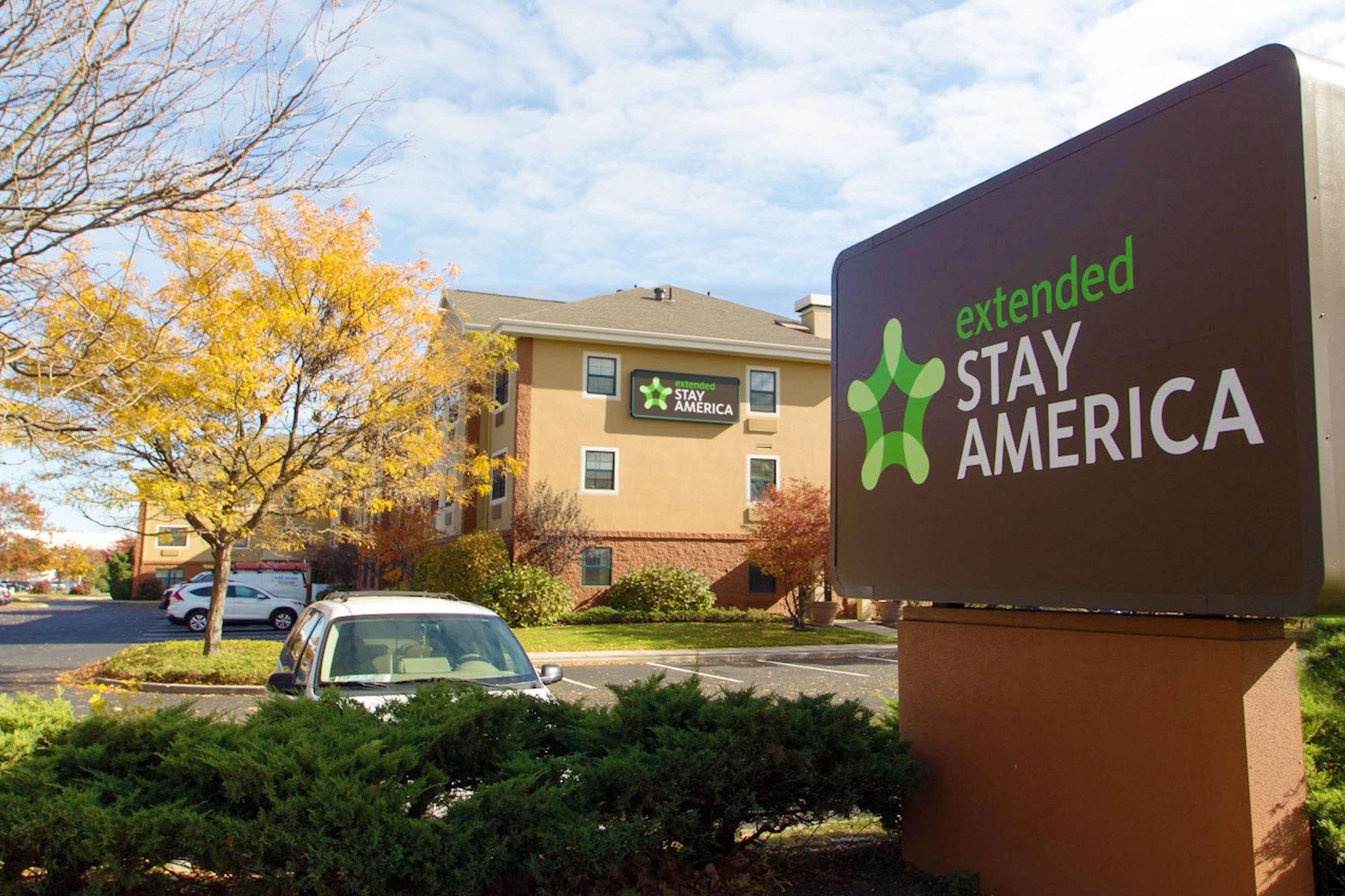 Vista Exterior Extended Stay America Suites Long Island Bethpage