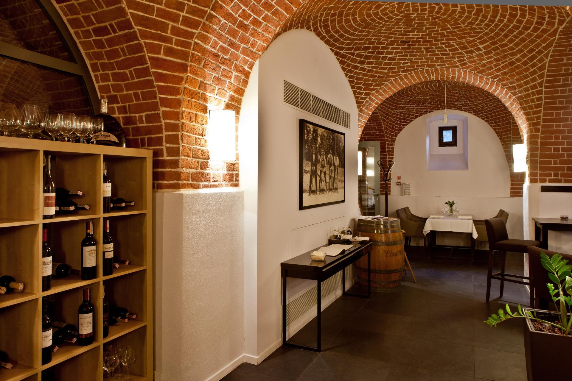 Restaurant Great Polonia The Granary La Suite Hotel
