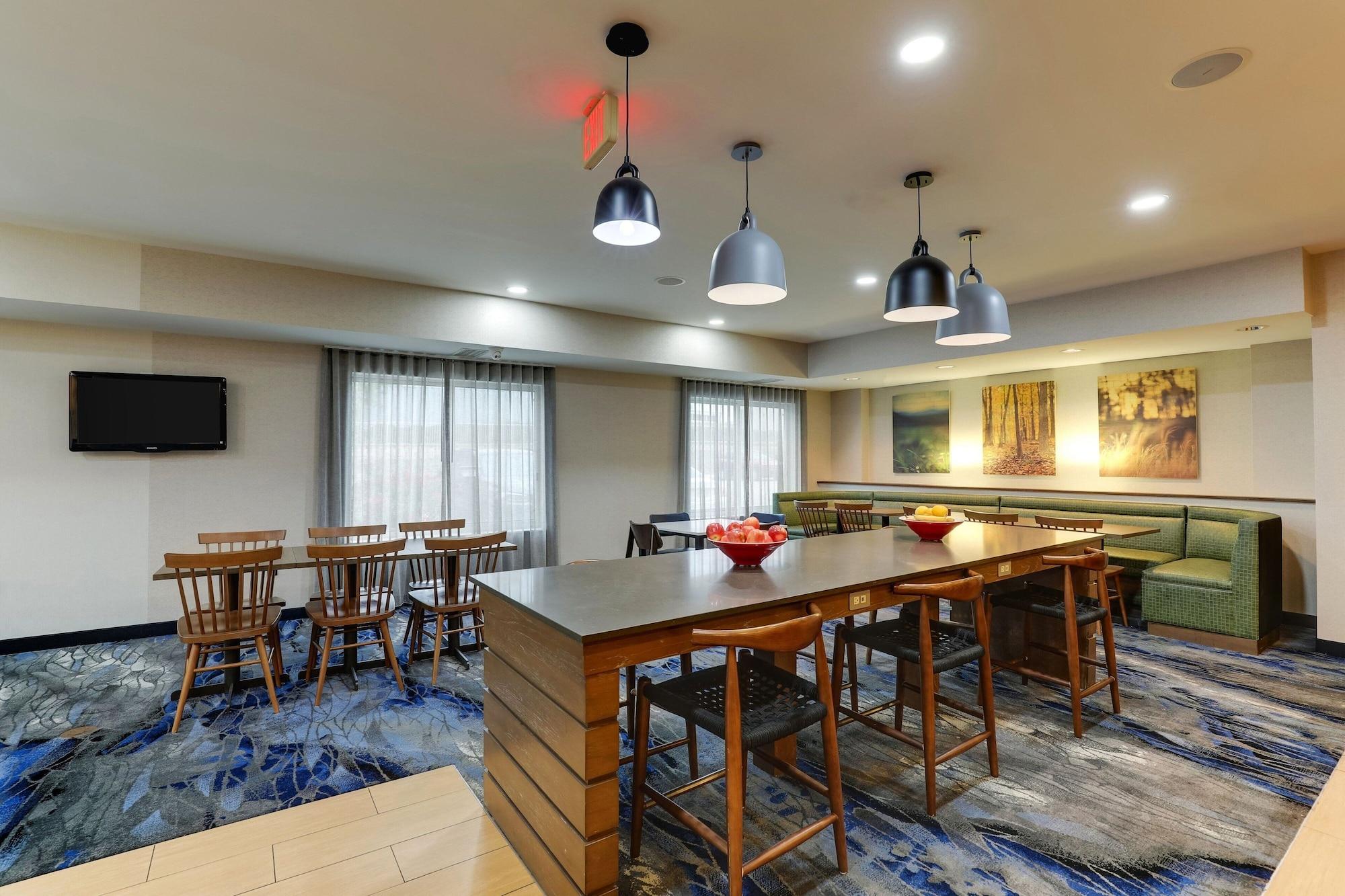 Restaurant Fairfield Inn & Suites Fort Worth I-30 West near NAS JRB