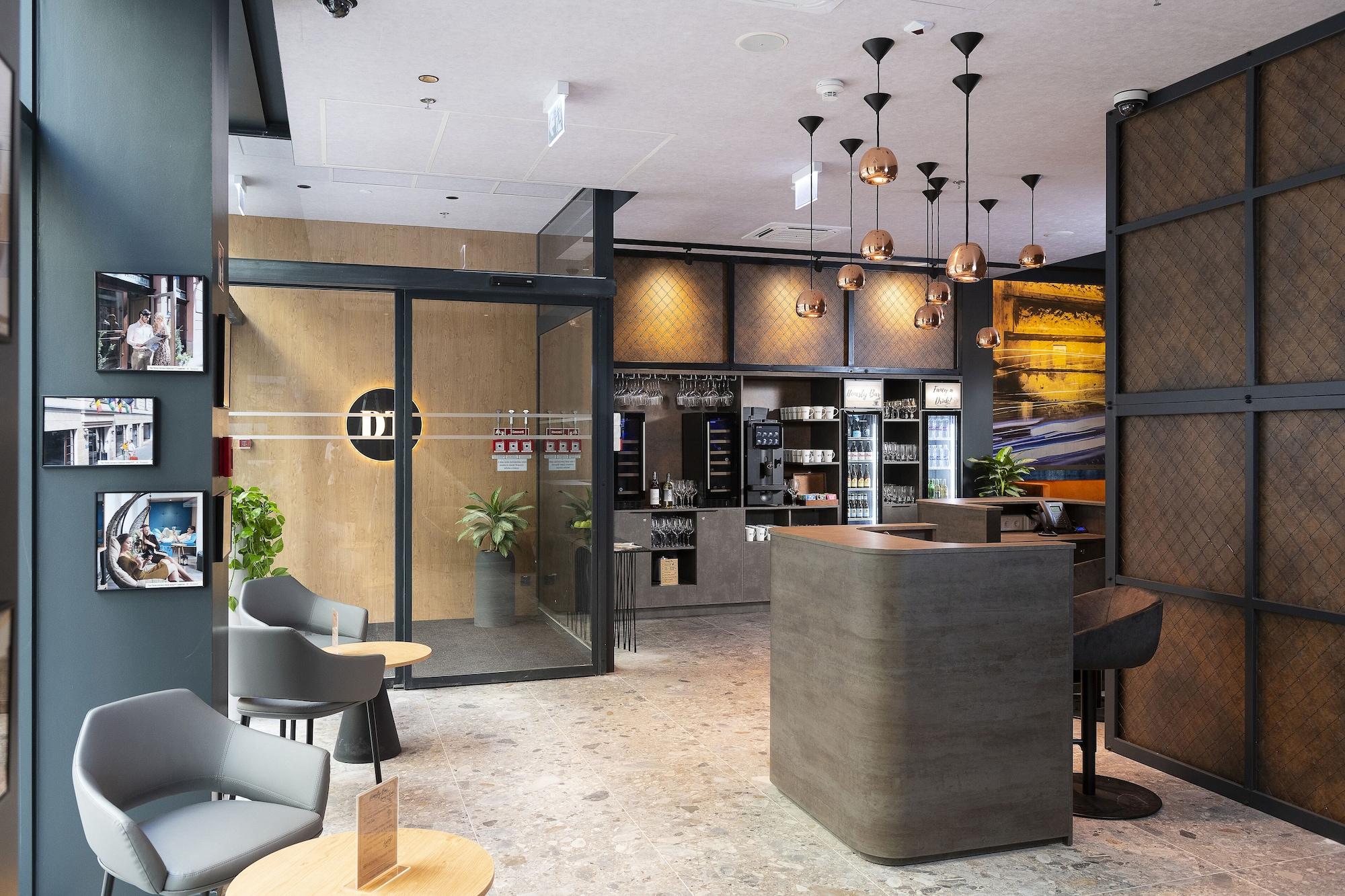 Vista Lobby Three Corners Downtown Hotel